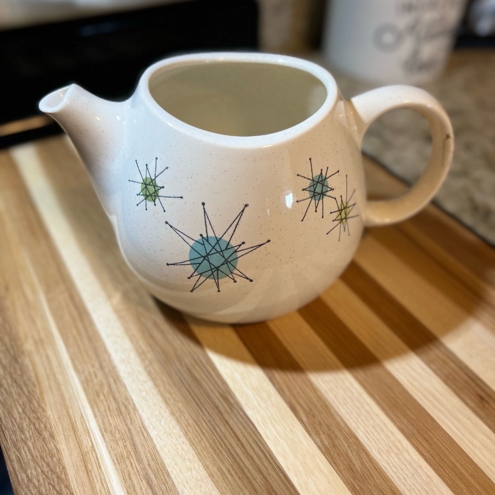 1950s Franciscan Atomic Starburst teapot no lid.